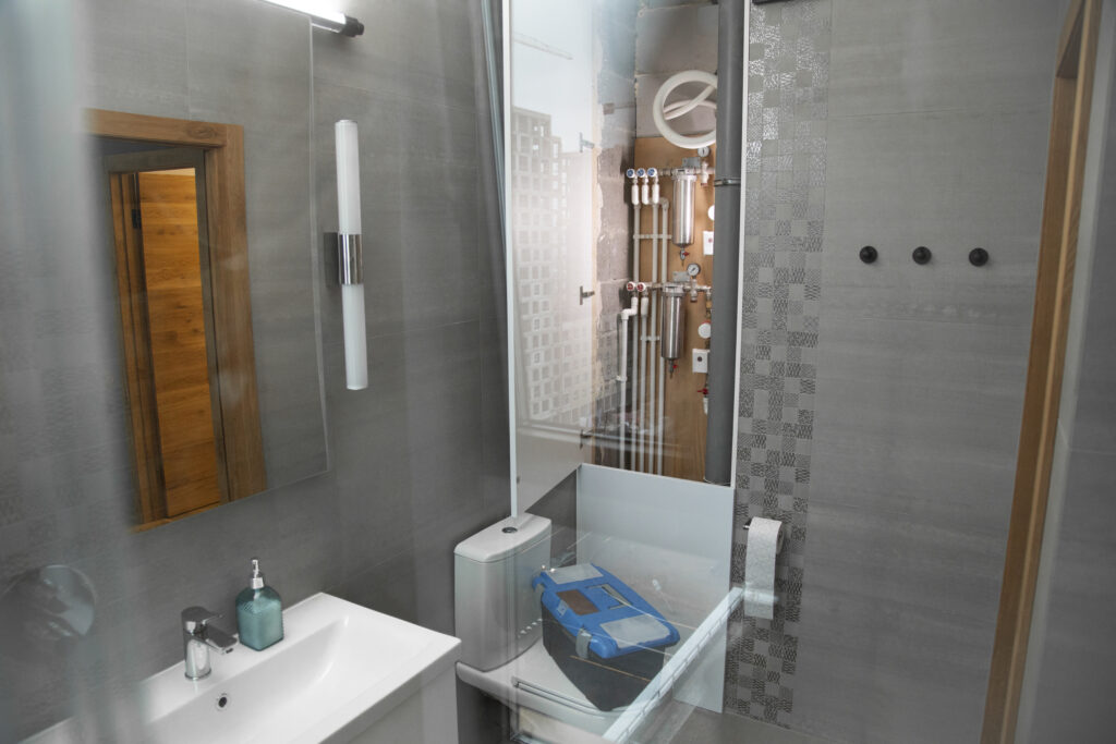 Modern bathroom plumbing installation